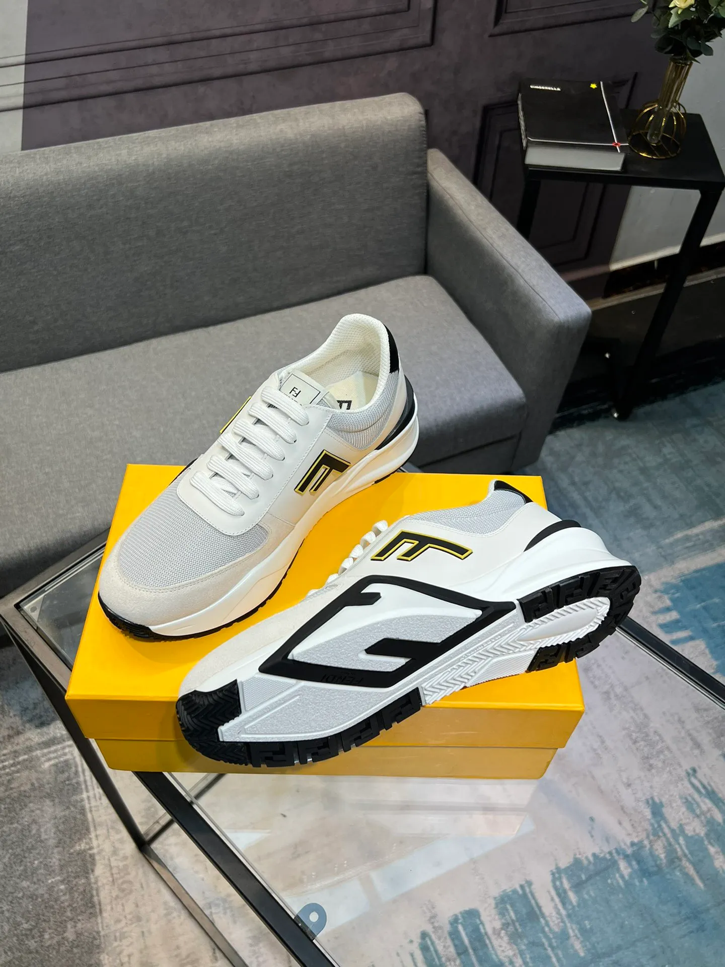 Men's shoes 💰540 FENDI men's fashionable casual shoes 👟Hot sale🔥 Official website 1:1 replica ⬆️Original quality - original leather - original breathable mesh lining original outsole 1:1 replica, code number 38-44 (45-46 customized)
